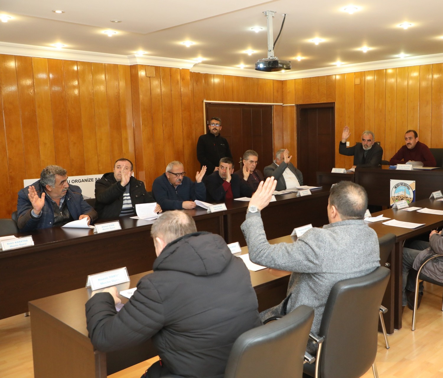 İncesu Belediyesi Şubat ayı Meclis toplantısında 12 Asil, 2 Yedek olmak üzere 14 gündem maddesini görüşüp karara bağlamıştır.