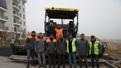 Belediye Başkanımız Av. Mustafa İlmek, meclis üyemiz Sn. Mehmet Salmaz ile birlikte İlçemize bağlı Süksün TOKİ bölgesinde yapılan asfalt çalışmasını yerinde inceledi.