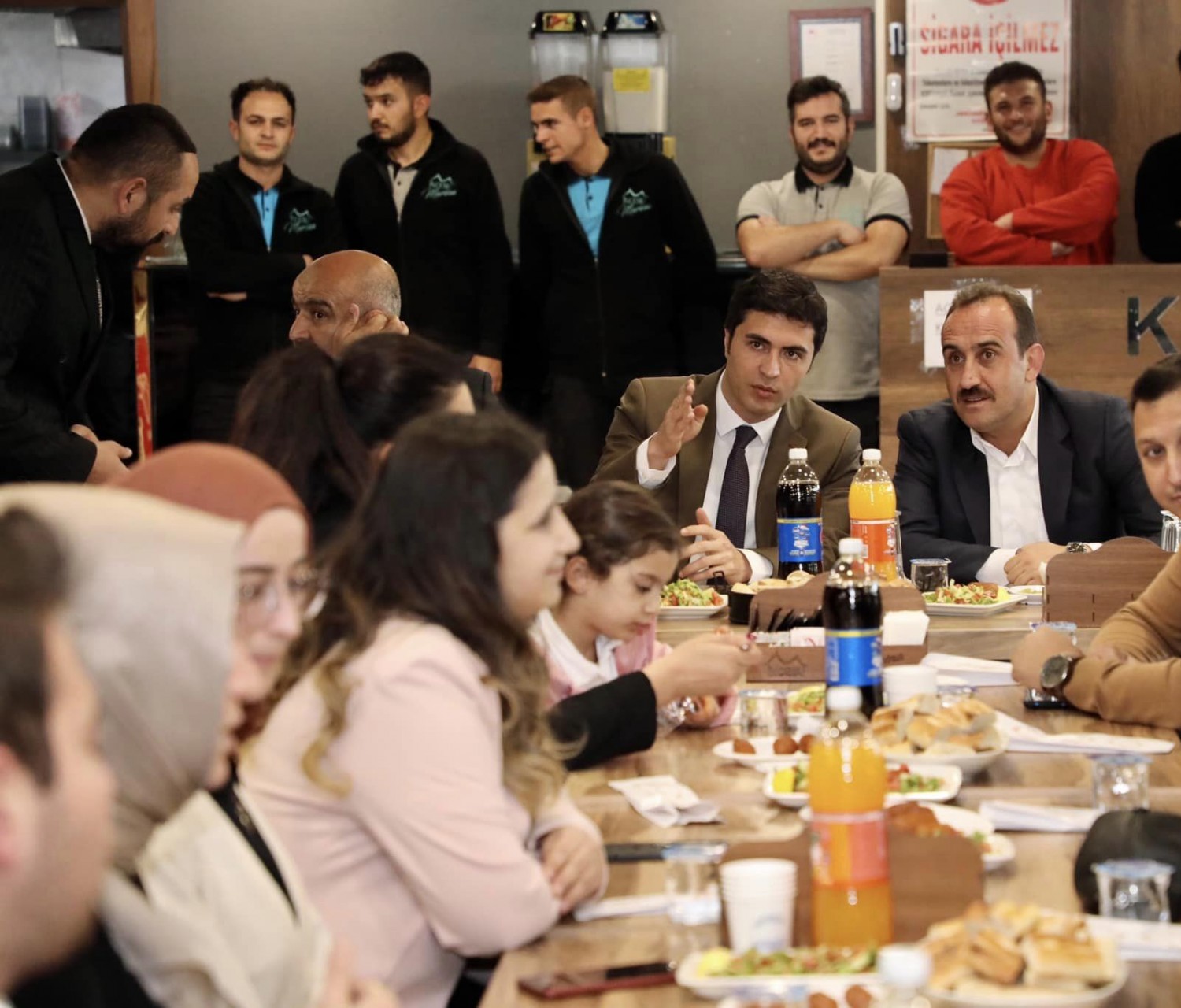 Belediye Başkanımız Av. Mustafa İlmek, ilçemiz Kaymakamı Sn. Aydın Göçer'in de katılımıyla 24 Kasım Öğretmenler Günü nedeniyle düzenlenen yemek programına katıldı.