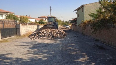 İlçemize bağlı Örenşehir mahallesinde parke çalışması devam ediyor.
